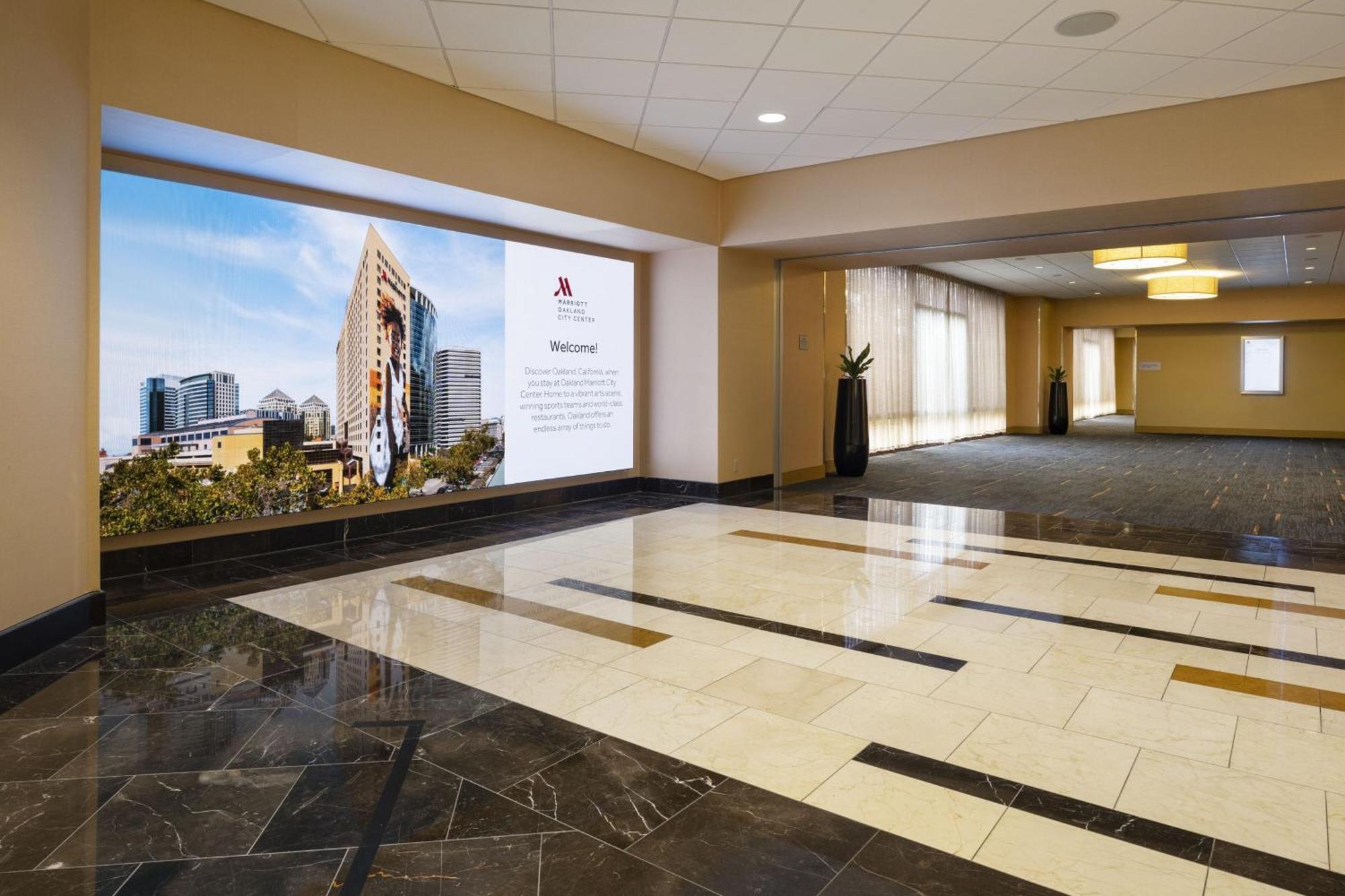 Oakland Marriott City Center Hotel Exterior photo